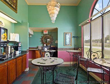 Super 8 By Wyndham Brunswick South I-95 Motel Restaurant bilde
